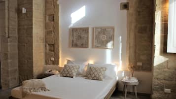 Minibar, Zimmersafe, individuell dekoriert, individuell eingerichtet