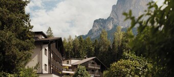 Waldrast - Forestside Living