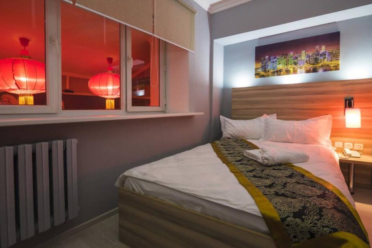 Superior Single Room | Iron/ironing board (on request), bed sheets