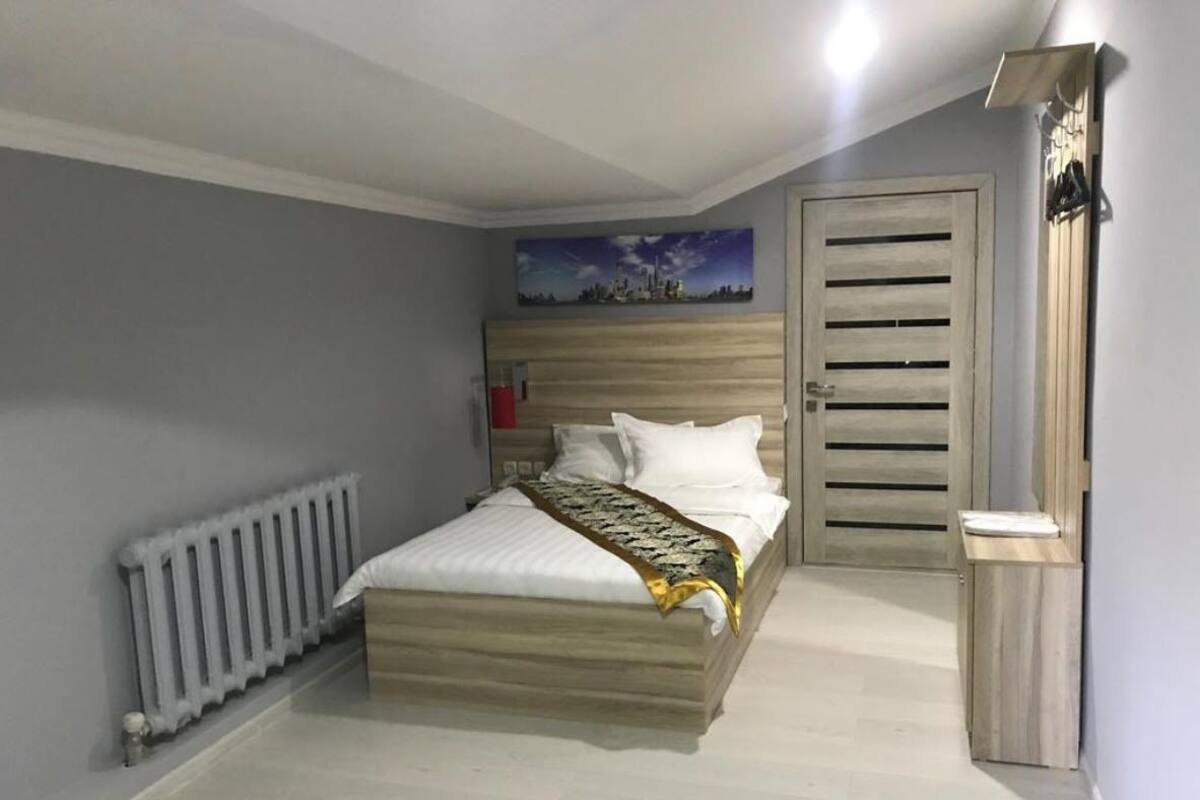 Standard Single Room | Iron/ironing board (on request), bed sheets