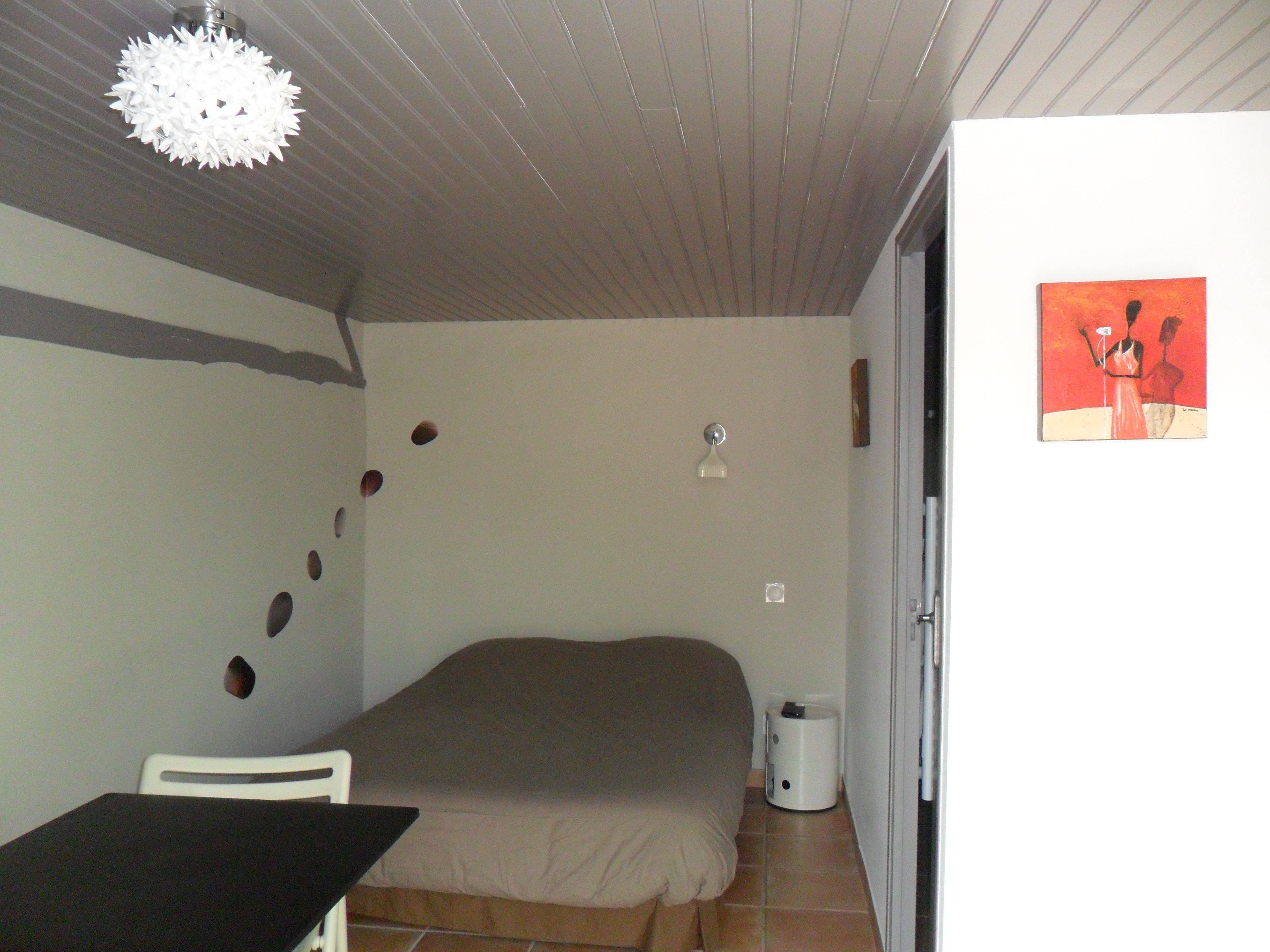 Blackout curtains, soundproofing, free WiFi