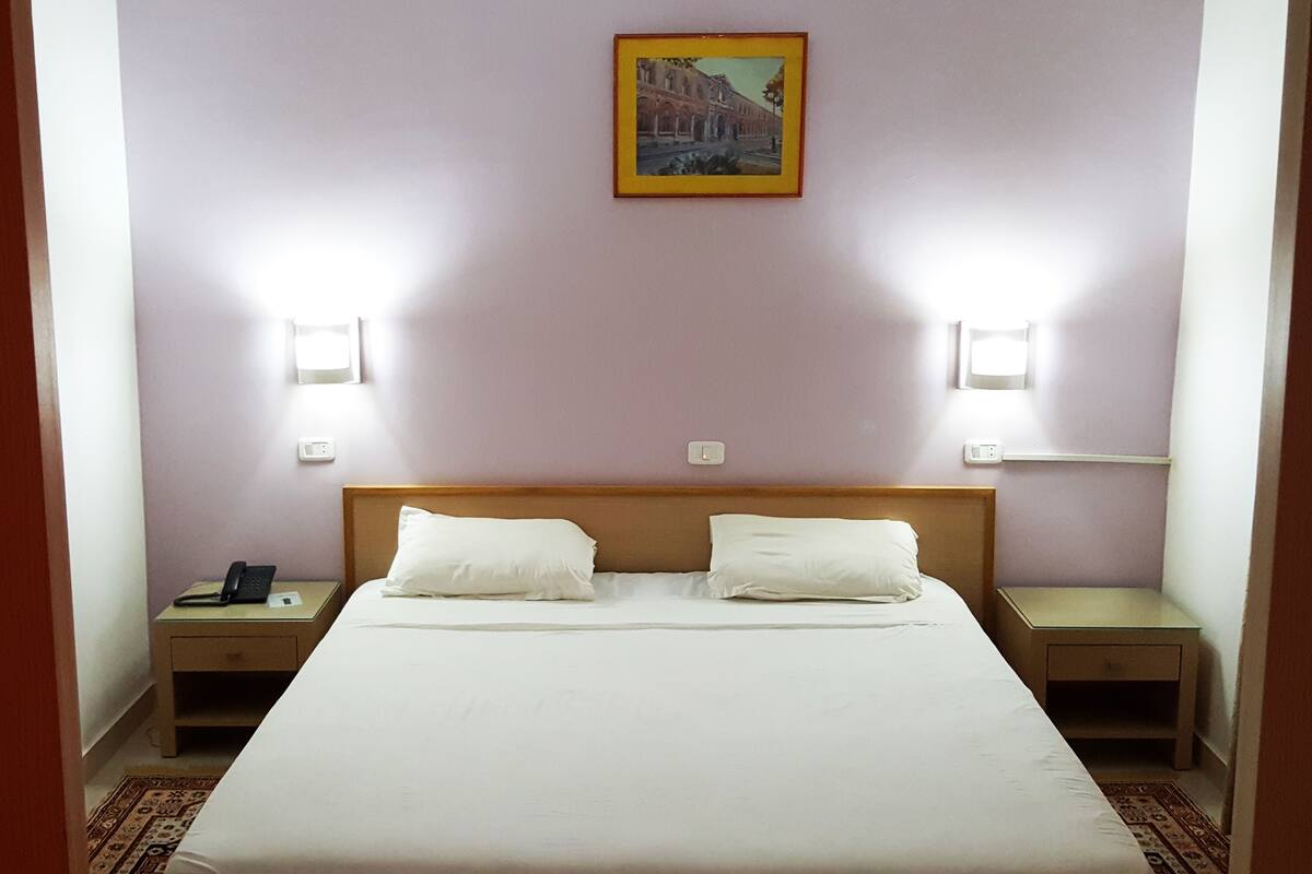Double Room | Langsir/tirai gelap terus, katil bayi/kot (percuma), Wi-fi percuma 