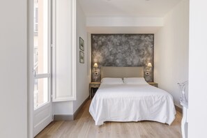 Suite Ville | Bureau, chambres insonorisées, Wi-Fi gratuit, draps fournis