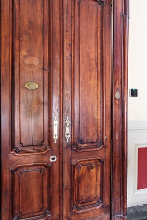 Property entrance - XX Settembre (Turin)