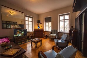 Decoración personalizada, muebles diferentes y wifi gratis