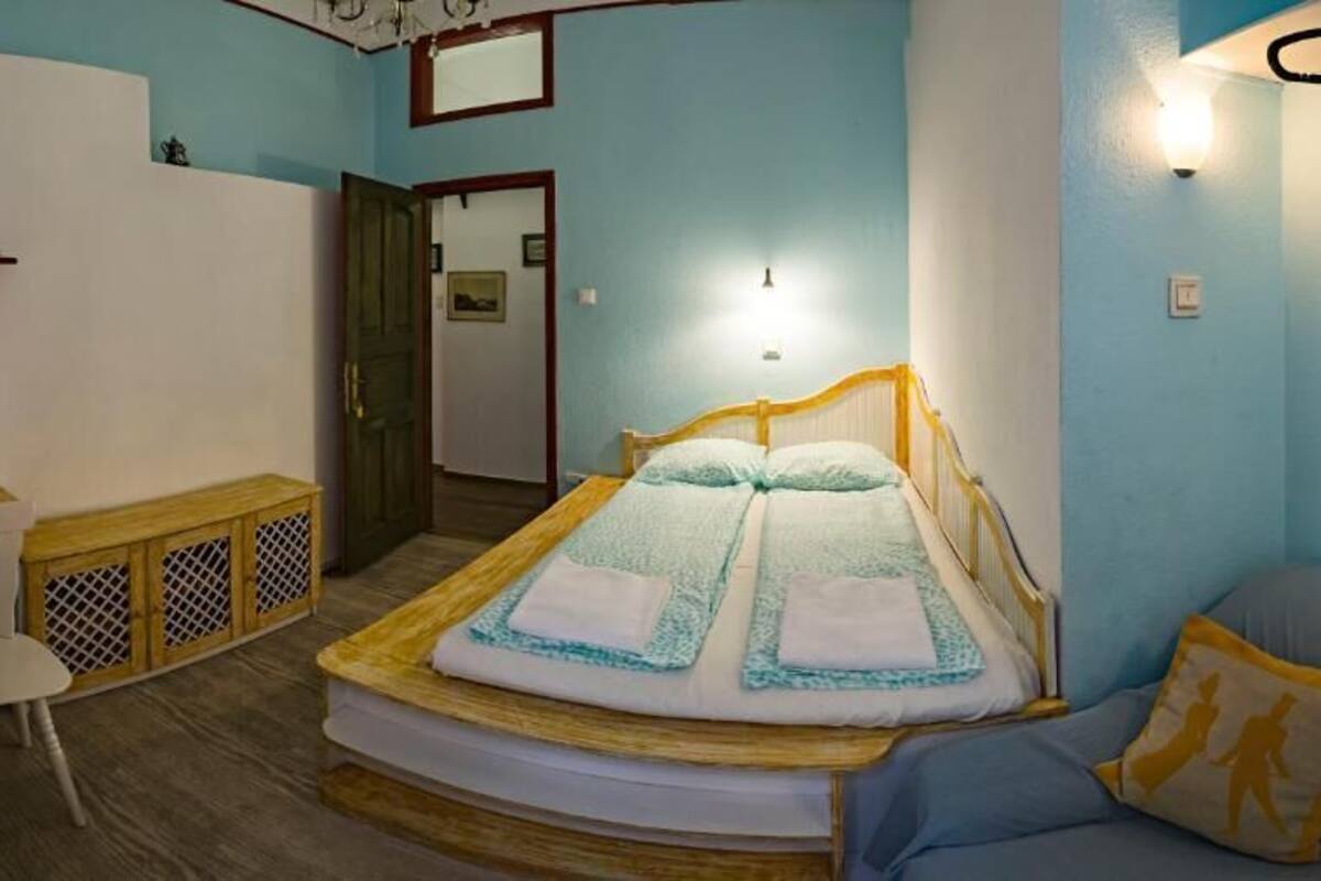 Decoración personalizada, muebles diferentes y wifi gratis