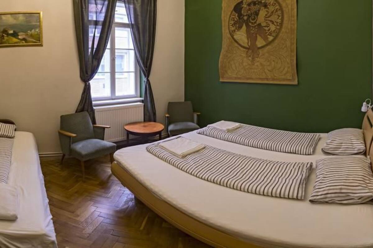 Decoración personalizada, muebles diferentes y wifi gratis