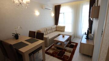 Apartamento superluxo, sacada | 1 quarto, Wi-Fi (sobretaxa), roupa de cama