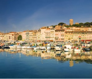 Marina - STUDIO WITH TERRACE OF 40M ² IN RESIDENCE SECURISEE (Cannes)
