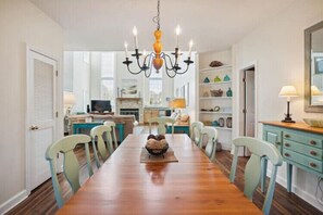 Dining - Willes-Easy walk to beach 2 suites Community Pool, Tennis and more (Duck)
