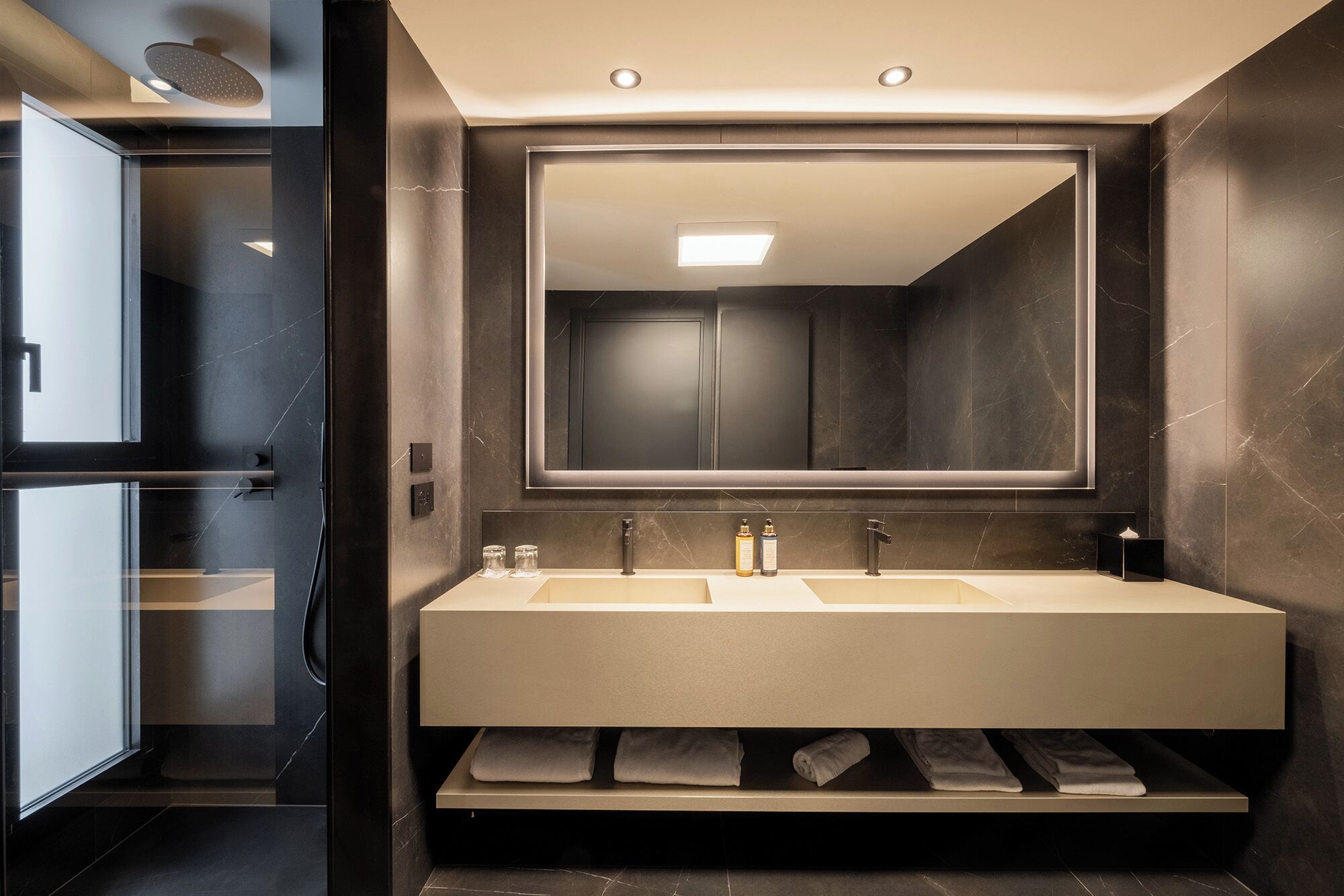 premium suite, terrace | bathroom | shower, rainfall showerhead, free toiletries, hair dryer