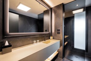 Deluxe Suite (Terrace) | Bathroom - Eurostars Matera LaSuite (Matera)