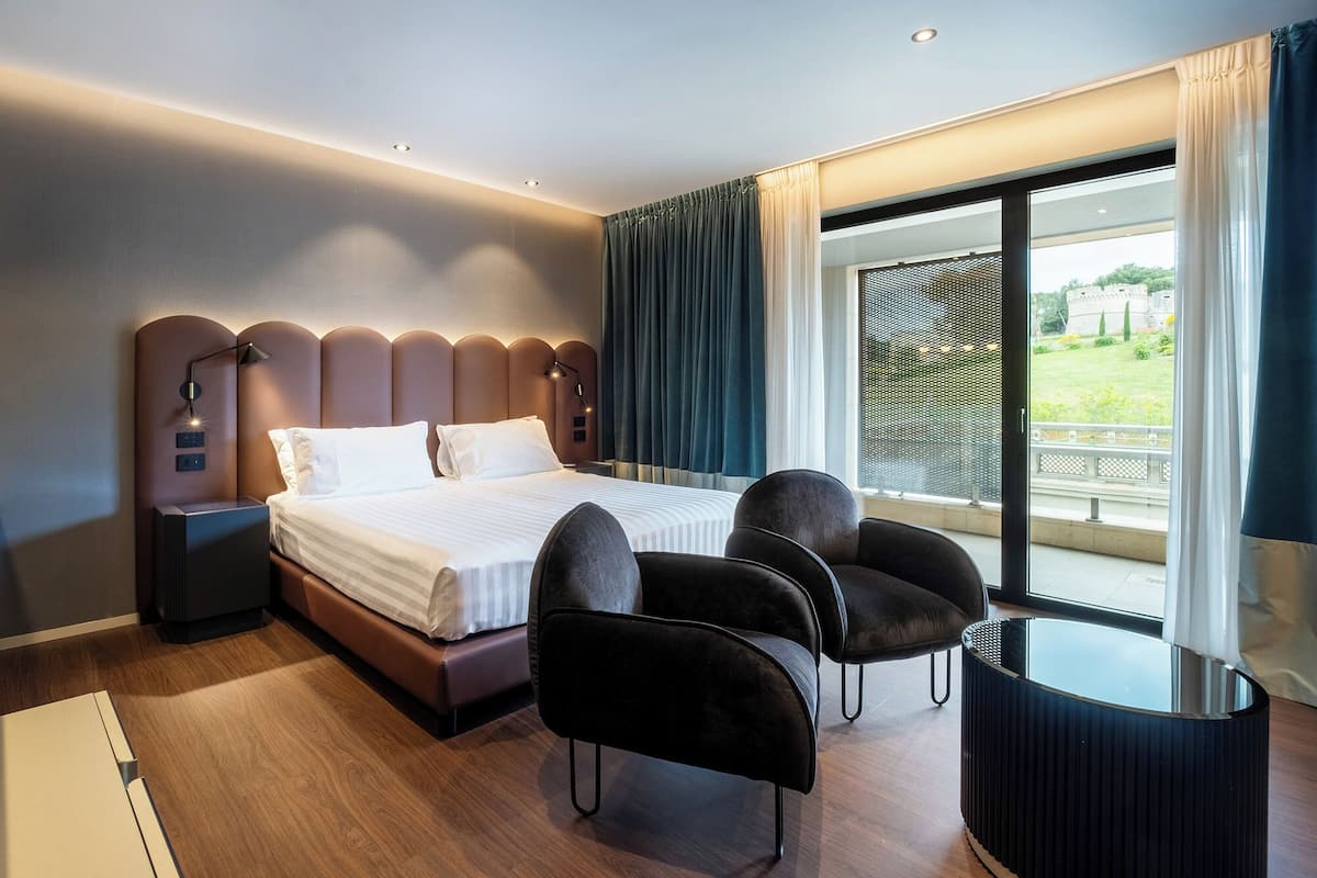 Deluxe suite (Terrace) | 1 slaapkamer, luxe beddengoed, donzen dekbedden, pillowtop-bedden