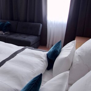 Single Room, Private Bathroom | In-room safe, individually decorated, individually furnished, desk - Hotel Tari (Hoechberg)