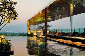 Outdoor pool - Prime residence Astra (Chiang Mai)