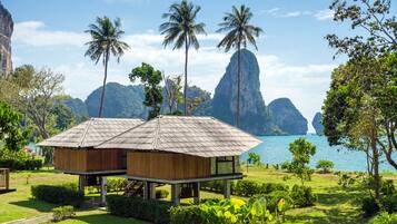 Sea View Villas King | Blackout curtains, free WiFi, bed sheets