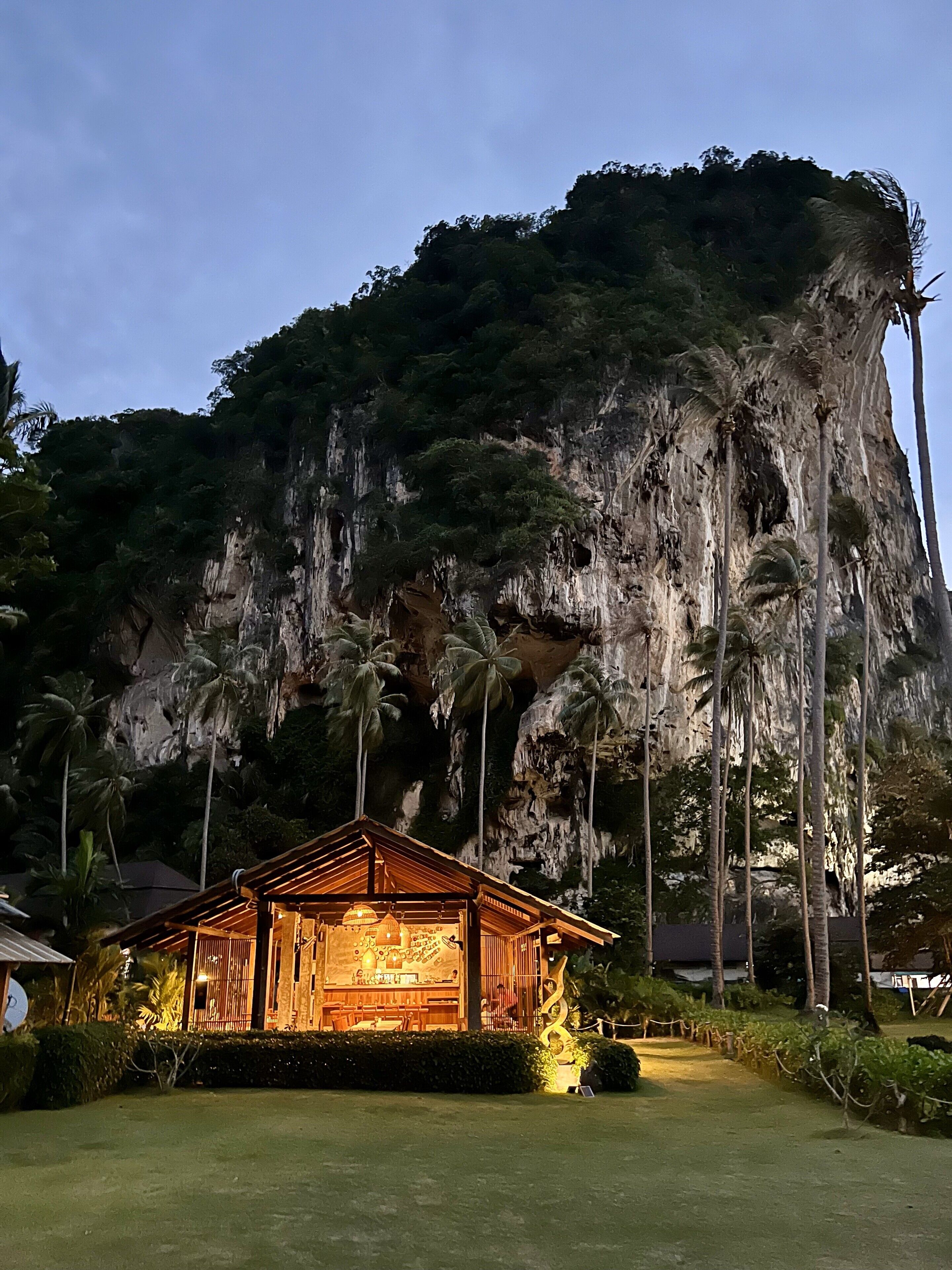 Breakfast, lunch, dinner served; local and international cuisine 