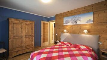 Apartment, 1 Bedroom, Ground Floor (Il Miele) | 1 bedroom, down duvets, free WiFi, bed sheets