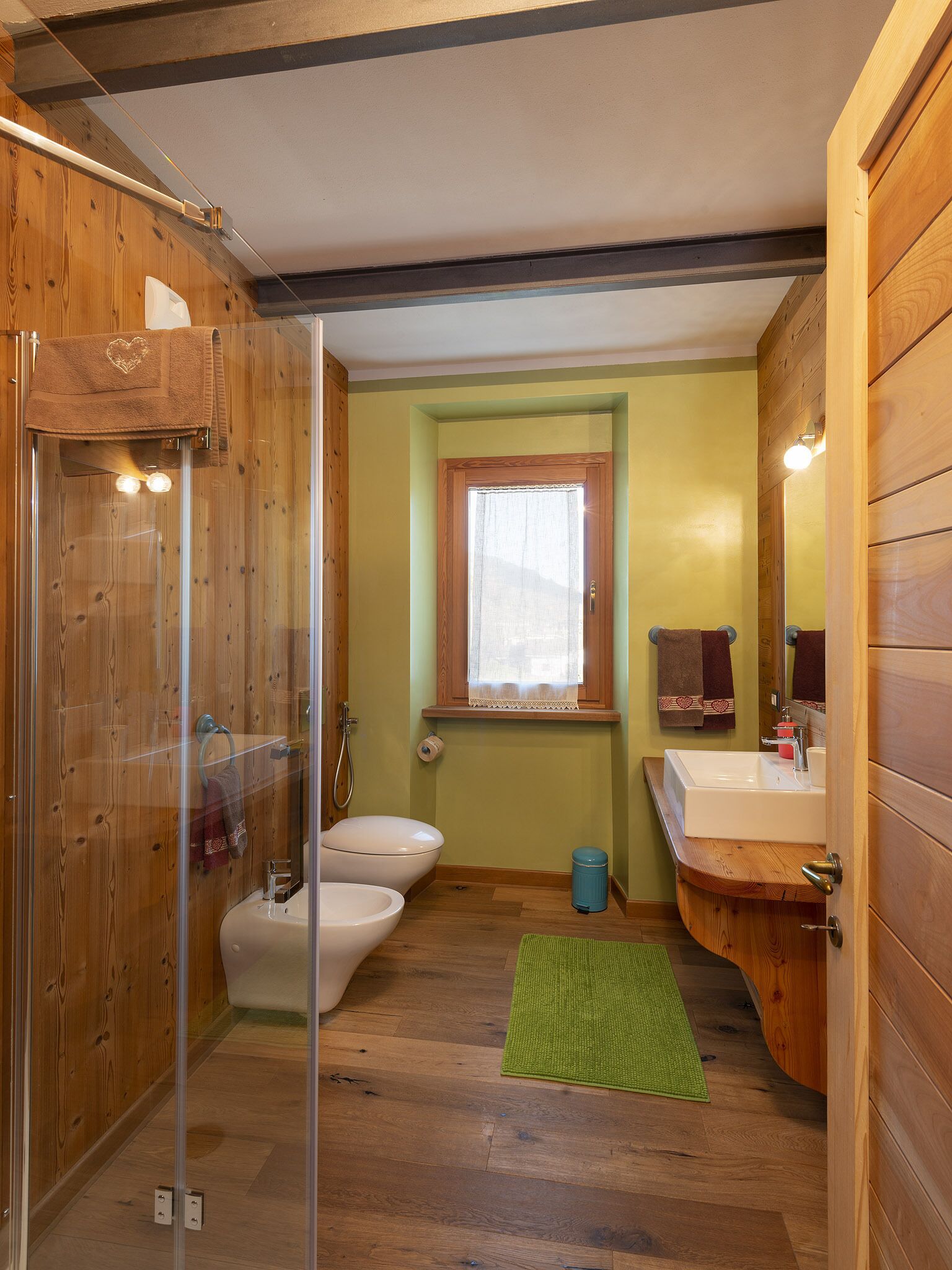 Appartement, 1 slaapkamer (Il Melo) | Badkamer | Een douche, een haardroger, een bidet, handdoeken