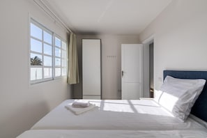 Blackout curtains, free WiFi, bed sheets