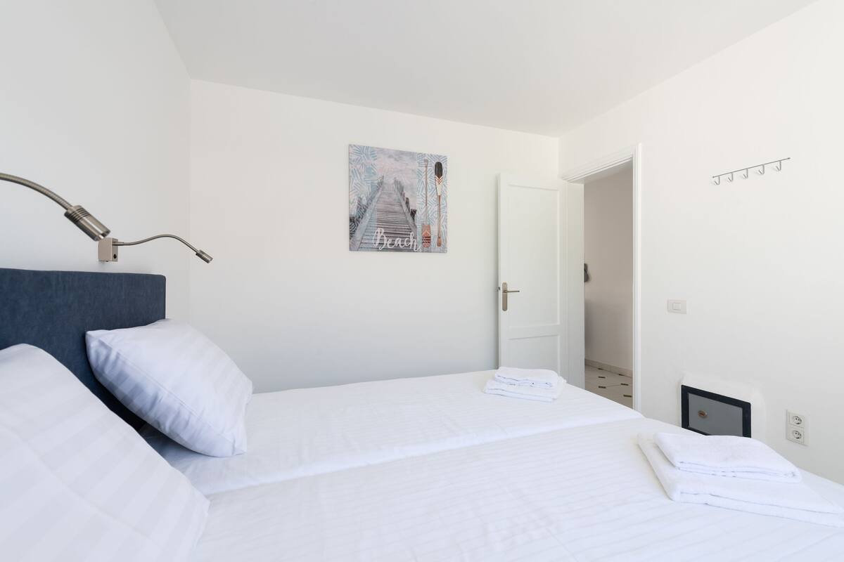 Bungalow, 1 chambre, terrasse | Rideaux occultants, Wi-Fi gratuit, draps fournis
