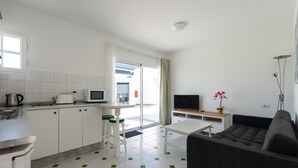 Living room - Vista Bella Bungalows - Adults Only (San Bartolomé de Tirajana)