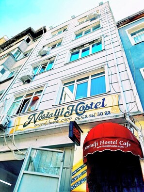 Exterior - Nostalji Hostel (Istanbul)