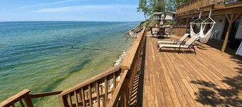 Lakefront Beach Resort,Huge Deck & Amazing Sunsets