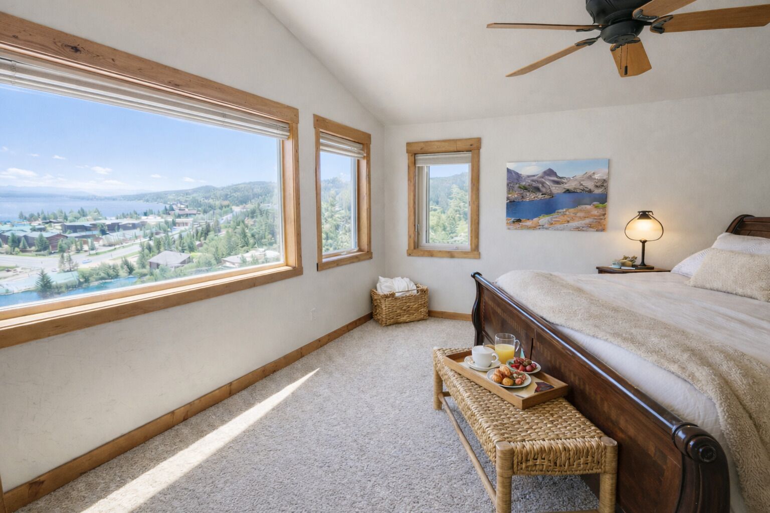 4 bedrooms, desk, iron/ironing board, free WiFi