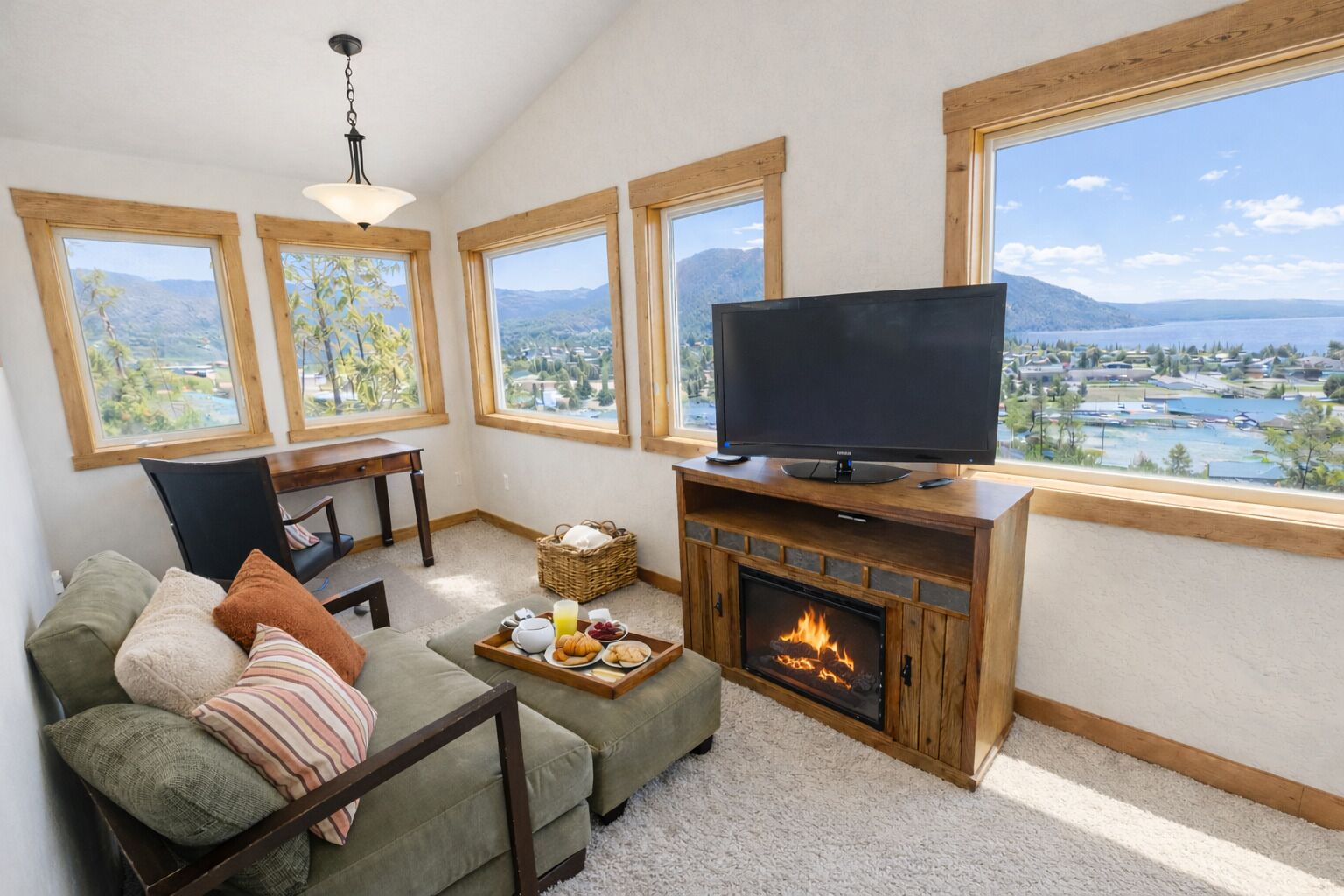 Smart TV, fireplace, DVD player, foosball