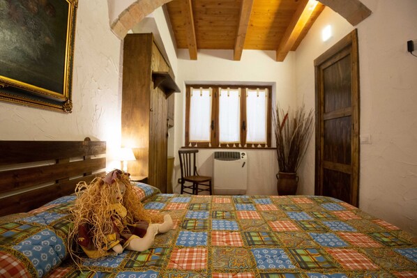 Doppel- oder Zweibettzimmer (5) | 1 Schlafzimmer, Schreibtisch, Bügeleisen/Bügelbrett, Zustellbetten