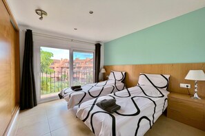 3 bedrooms, iron/ironing board, travel crib, free WiFi