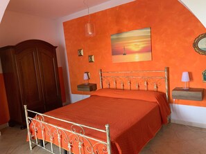 In-room safe, individually decorated, individually furnished - B&B Agrumeto (Surbo)