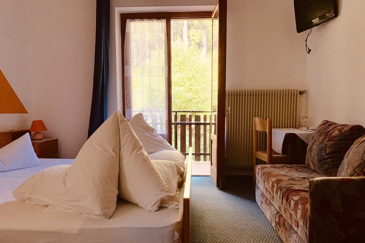 Doppia Comfort | Una scrivania, lenzuola