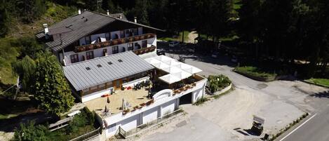 Enceinte de lâhĂ©bergement