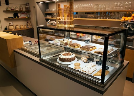 Ristorante. Albergo Laugen Restaurant Bar Pins Romana Camper Parking Area