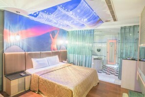 Deluxe Suite | Desk, free WiFi, bed sheets