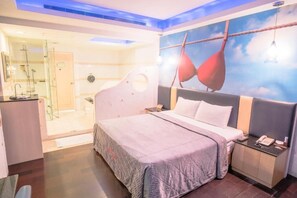 Escritorio, wifi gratis y ropa de cama 