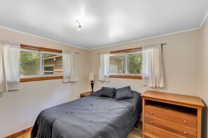 3 Schlafzimmer, Reisekinderbett, kostenloses WLAN, Bettwäsche