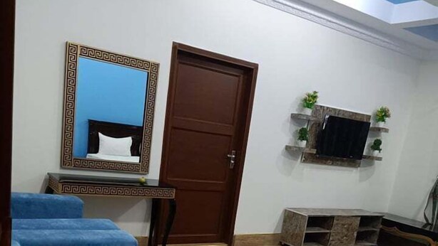 Family Suite | 1 bedroom, rollaway beds (surcharge), WiFi (free) - Al Burhan Express Hotel (Lahore)