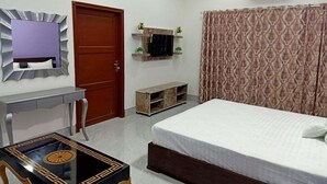 Family Suite | 1 bedroom, rollaway beds (surcharge), WiFi (free) - Al Burhan Express Hotel (Lahore)