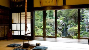 ロビーラウンジ