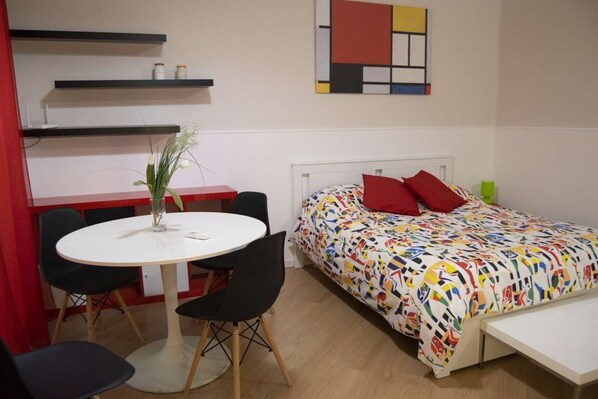 1 bedroom, WiFi, bed sheets