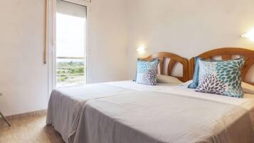 4 makuuhuonetta, silitysrauta/-lauta, Wi-Fi