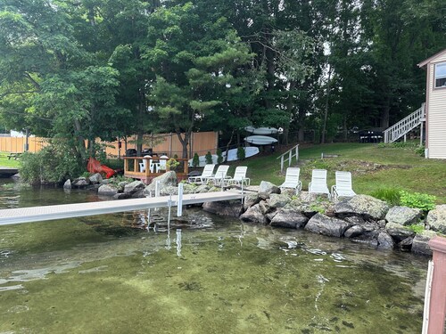 Cozy Cottage -Dock/Lake Access on Lake Winni 1 Bdrm/1Bath in downtown Meredith