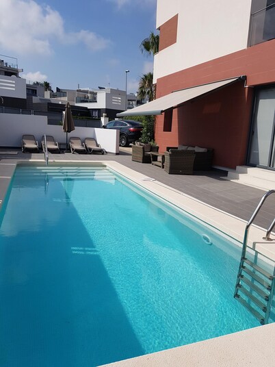 BEAUTIFUL MODERN VILLA PRIVATE POOL CLOSE TO THE BEACH, GOLF, SHOPS