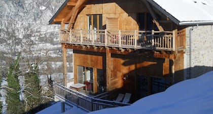 chalet contemporain vue et exposition exceptionnelles à 4 mn de St Lary Soulan