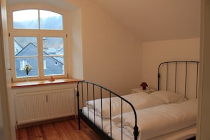 3 quartos, Wi-Fi de cortesia, roupa de cama