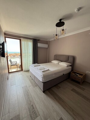 ファミリー ルーム | 遮光カーテン、ベッドシーツ