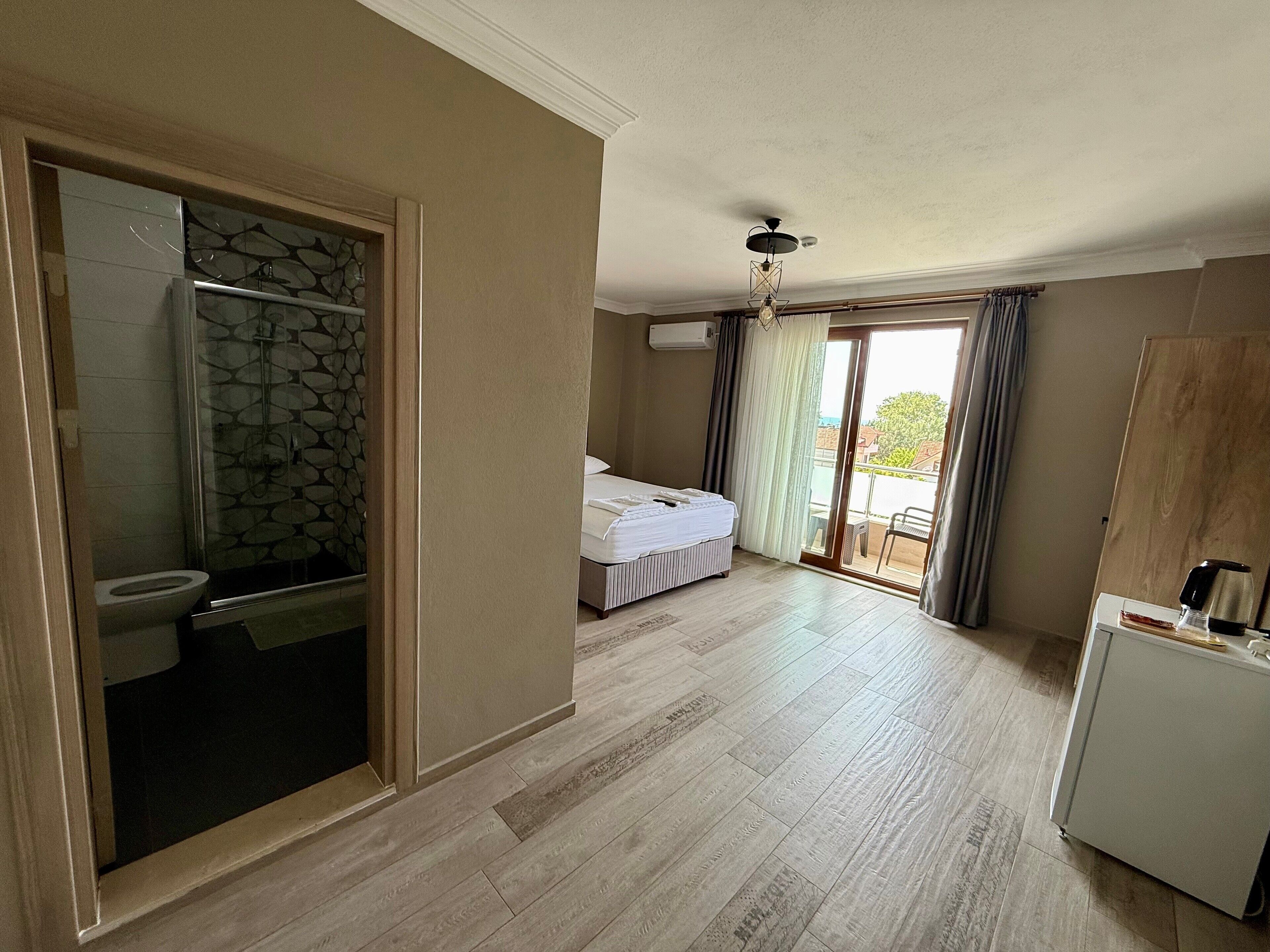 standard room | 2 bedrooms, blackout curtains, bed sheets